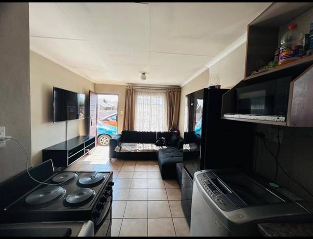 2 BEDROOM HOUSE FOR SALE IN SKY CITY
